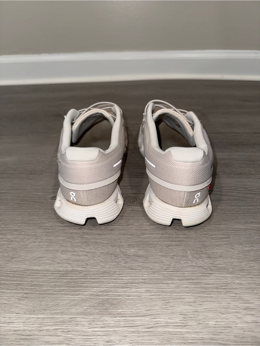 On Cloud 6 Pearl/White Size 9W - Picture 3 of 7
